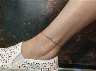 Ayak Bileine Hal Hal izgi Alive Yazs Dvme / Anklet Alive Line Tattoo