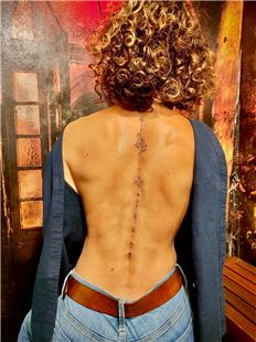 Srt iek ve Yldzlar Dvmesi / Flower Back Tattoo 