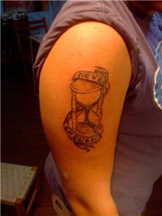 Kum Saati ve Zaman Asla Yetmez Yaz Dvmesi / Sand Watch Time Never Enough Tattoo