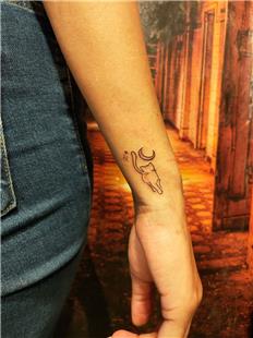 Minimal Kedi Hilal ve Yldz Dvmesi / Minimal Cat Moon and Star Tattoo