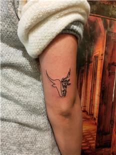 Boa Burcu ve iekler Dvmesi / Taurus and Flowers Tattoo