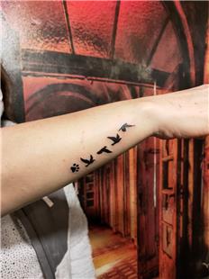 Pati ve Uan Kular Dvmesi / Paw and Flying Birds Tattoo