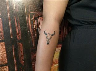 Boa Kafatas Dvmesi / Bull Skull Tattoo