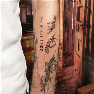 İskelet Eller ve Göktürkçe Yazı Dövmesi / Skeleton Hands Tattoo