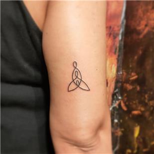 Celtic Annelik Sembol� D�vmesi / Celtic Motherhood Symbol Tattoo