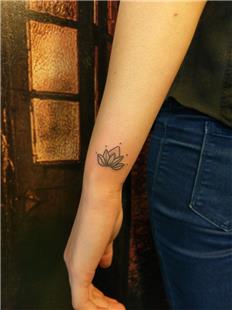 Minimal Lotus iei Dvmesi / Minimal Lotus Tattoo