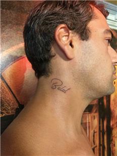 Boyuna Bulut smi Dvmesi / Neck Name Tattoo