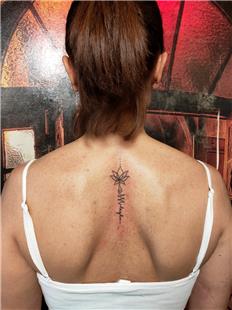 Srta Lotus Unalome ve sim Dvmesi, Lotus Unalome and Name Tattoo on Back