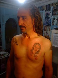 Göğüs Çizgisel Portre Dövme / Portrait Tattoo