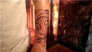 ereve inde izgisel Deniz Dalgalar Dvmesi / Geometric Waves Line Work Tattoo