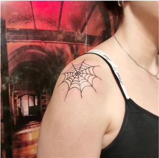 Omuza rmcek A Dvmesi / Spider Web on Shoulder Tattoo