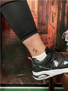 Ayak Bileine Olak Burcu Sembol Dvmesi / Capricorn Symbol Tattoo