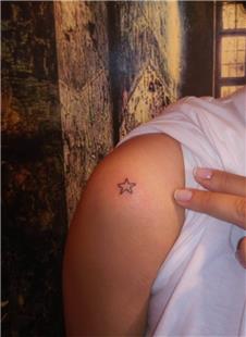 Omuza Minimal Çizgisel Deniz Yıldızı Dövmesi / Minimal Sea Star Tattoo