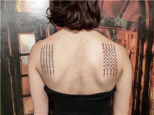 Sak Yant Sırt Yazı Dövmesi / Sak Yant Back Tattoo