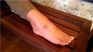 Ayak Üzerine Kalp Dövmesi / Heart Tattoo on Foot