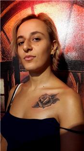 Siyah Glgeli Gl Dvmesi / Black Rose Tattoo