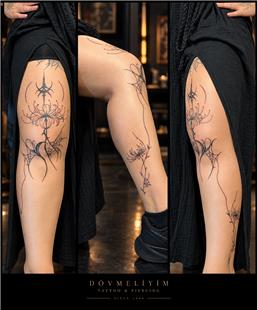 Baca�a �izgisel �r�mcek A�� ve �i�ekler D�vmesi / Line Work Spiderweb and Flowers Tattoo on Leg