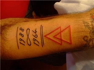 Tarih, Sonsuzluk İşareti ve Kırmızı Üçgen Dövmeleri / Date, Infinity and Red Triangle Tattoos