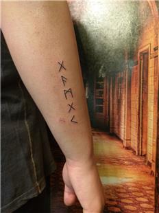 Runik Viking Harfleri ile Aile simleri Dvmesi / Runic Viking Alphabet Family Names Tattoo   