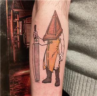 Silent Hill Piramit Kafa Dvmesi / Silent Hill Pyramid Head Tattoo