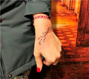 El zerine iek Dvmesi / Flower Tattoos on Hand
