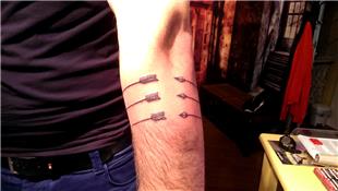 Kolu Saran Ok ve sim Dvmeleri / Arrow and Name Tattoos