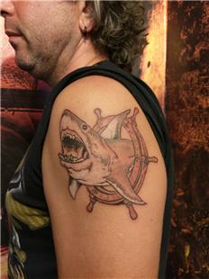 Köpek Balığı ve Dümen Dövmesi / Shark and Rudder Tattoo