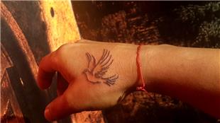 El zerine Uan Gvercin Dvmesi / Pigeon Tattoo on Hand